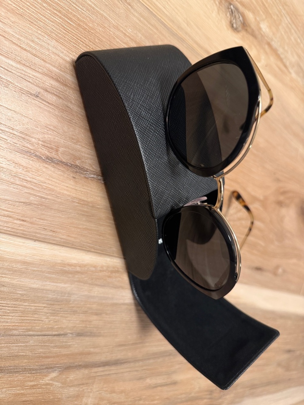 Prada Sunglasses with Leather Eyewear Case - Picture 5 of 6